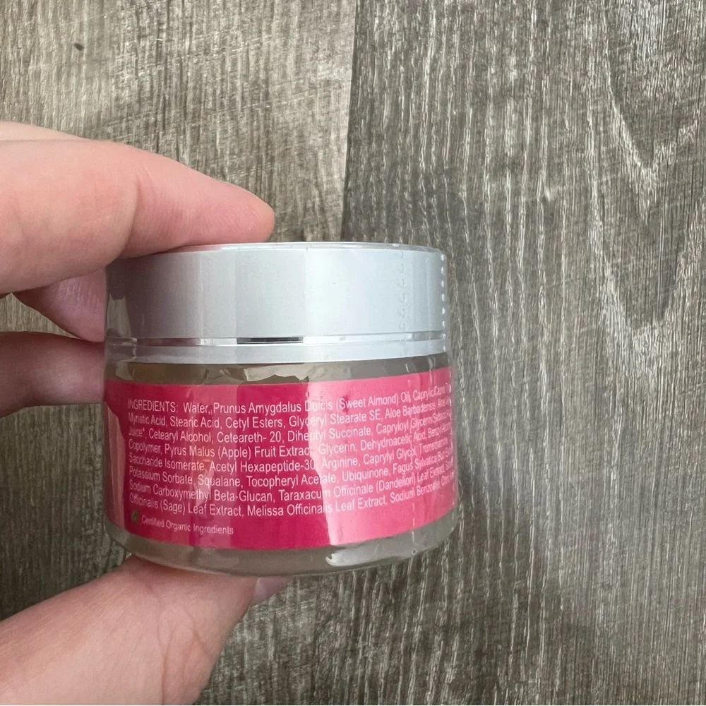 NEW Essencia Eye Revitalizer & Ageless Moisturizer
